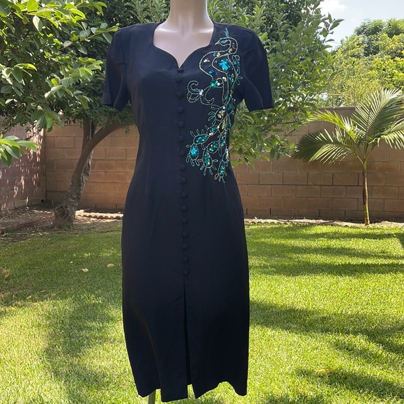 DONNA RICCO New York beaded and SequinedBEAUTIFULL size 8” Womens DRESS